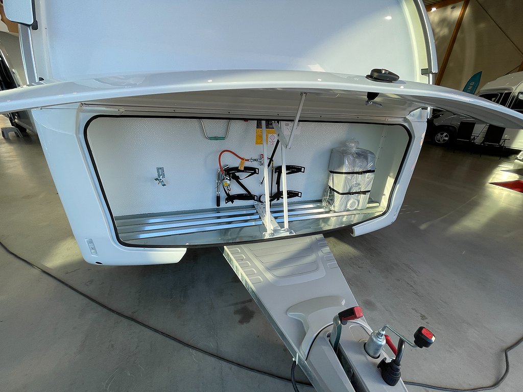 Adria Alpina 663 PT / Barnkammare / ALDE / Ugn / Queens-bed - Adria