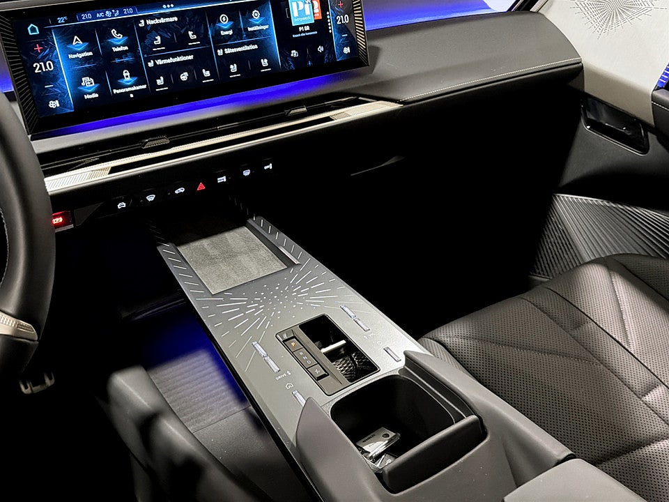 Bild på DS N°8 Étoile 97.2 kWh 349hk Aut AWD B-KAMERA CARPLAY PANO