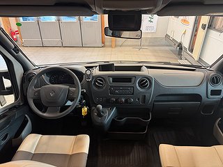 Husbil-halvintegrerad Adria Matrix Supreme 687SL 150HK 3 av 21