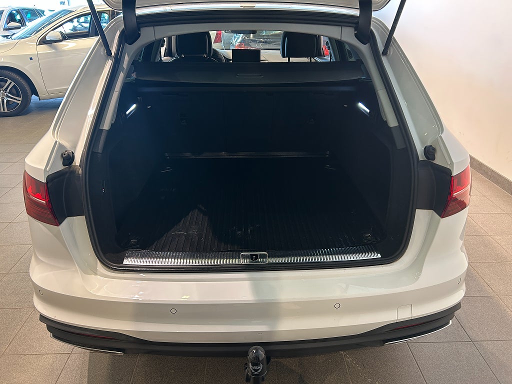 Audi A4 2022 - miniatyr 9