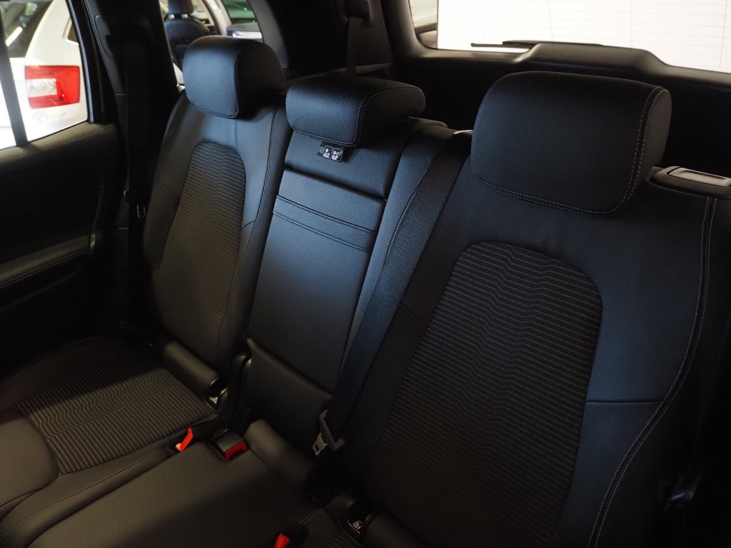 Mercedes-Benz GLB 200 7G-DCT 163hk |7-sits|Widescreen|Drag| 2023