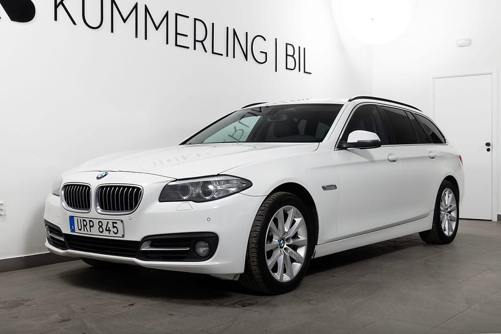 BMW 520 d xDrive Touring 190hk Läder/18\"LM/Keyless/Sportstolar/Elstolar