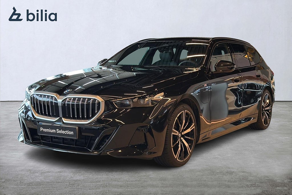 BMW 530e xDrive Touring M Sport | Innovation | B&W | Drag | 20" 