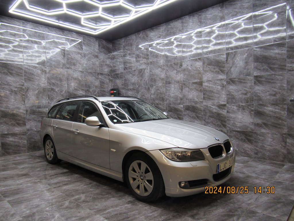 BMW 318 i Touring Comfort Euro 5 Nybes