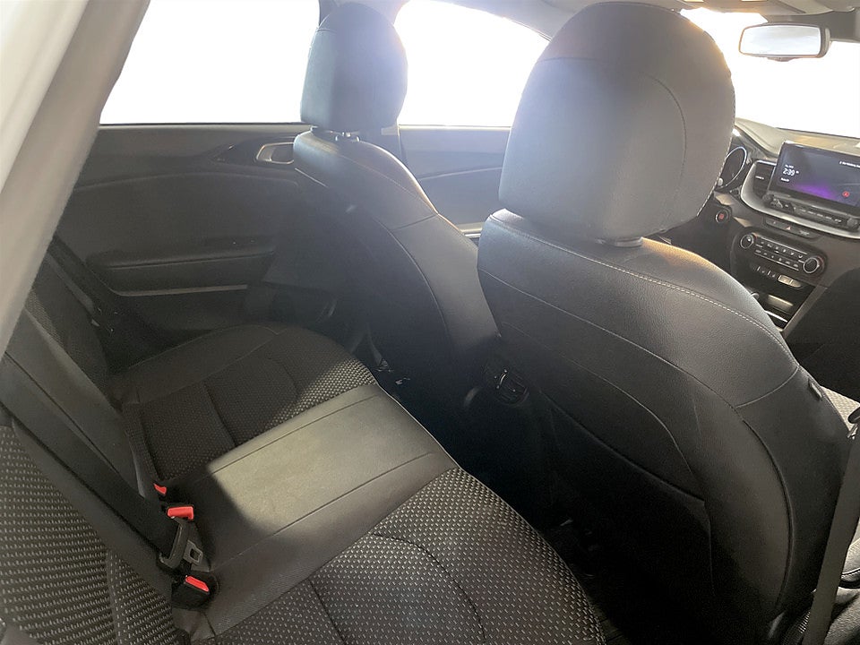 Bild på Kia Ceed SW PHEV 141hk B-KAMERA CARPLAY RATTVÄRME