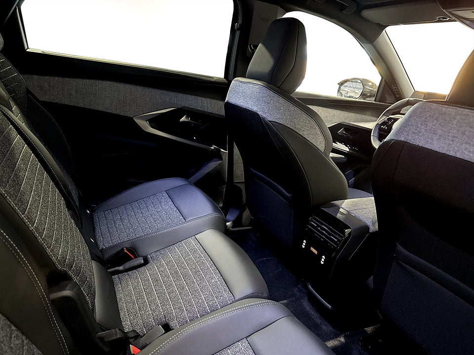 Bild på Peugeot 5008 Allure Hybrid 136hk - DEMO