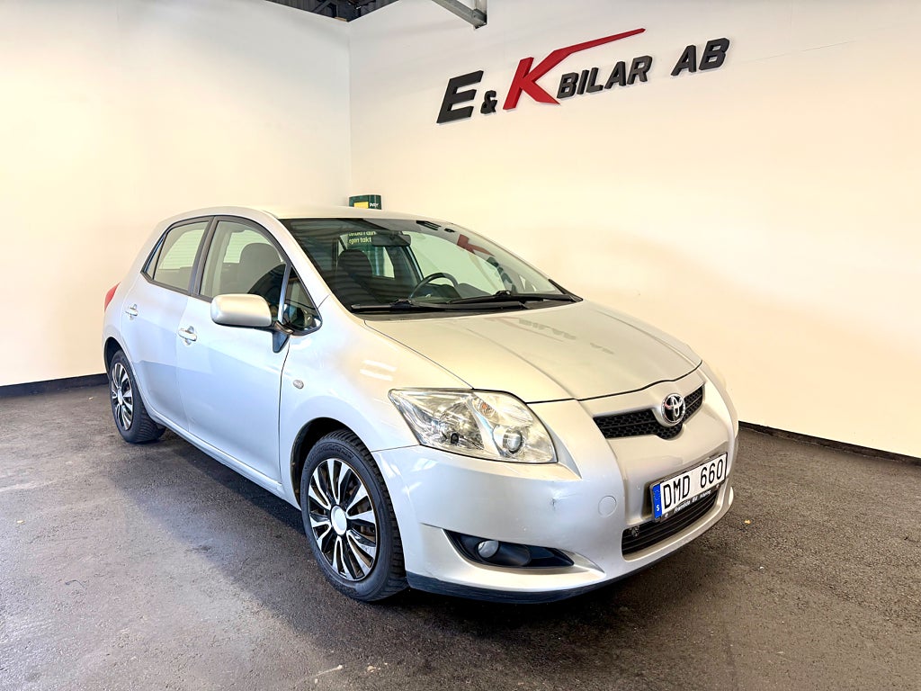 Toyota Auris 5-dörrar 1.6 Dual VVT-i  Euro 4 (Automat)ny Besiktad 