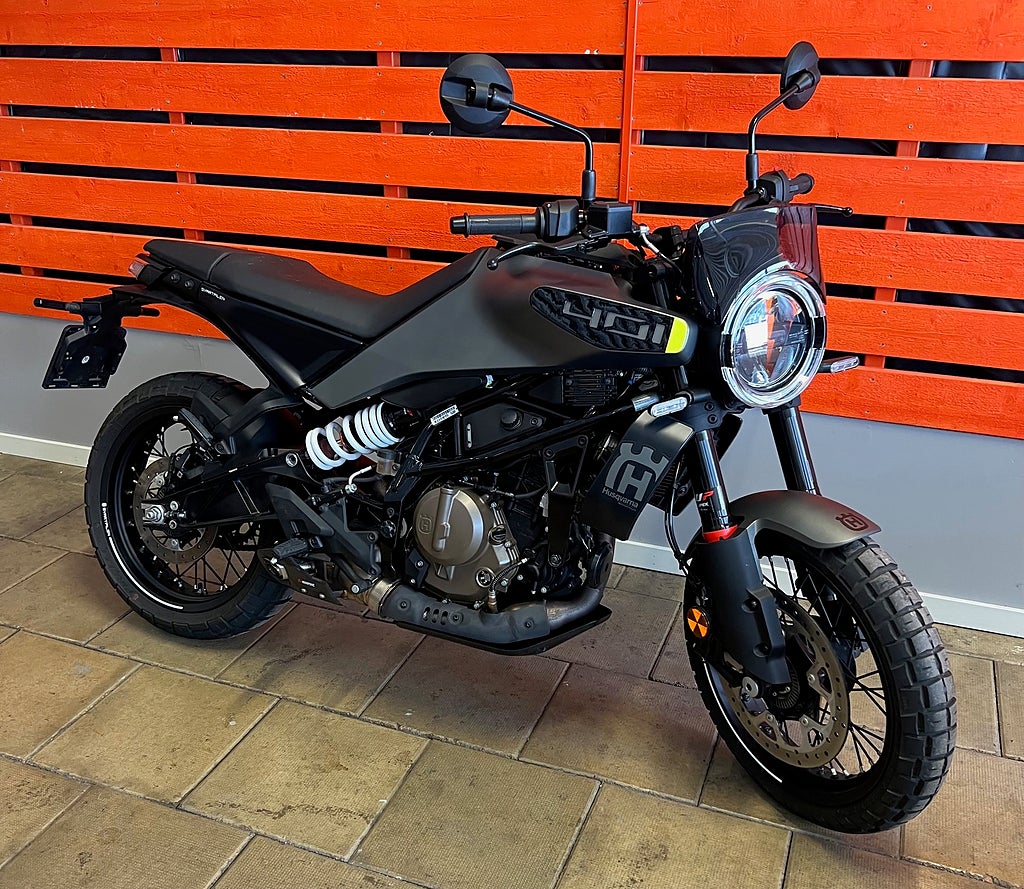 Husqvarna 401 SVARTPIL 2024