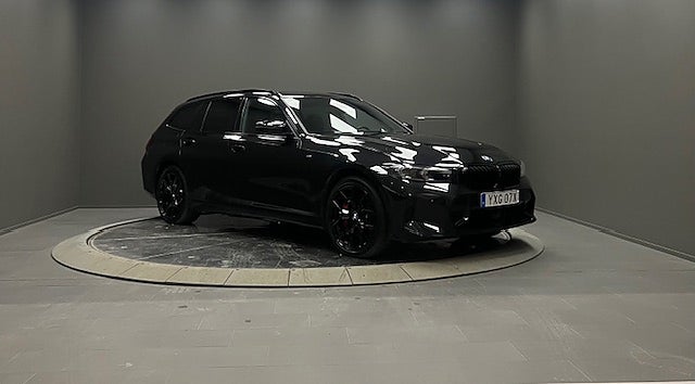 BMW 330e xDrive Touring/ M Sport PRO/ Innovation/HK/Drag