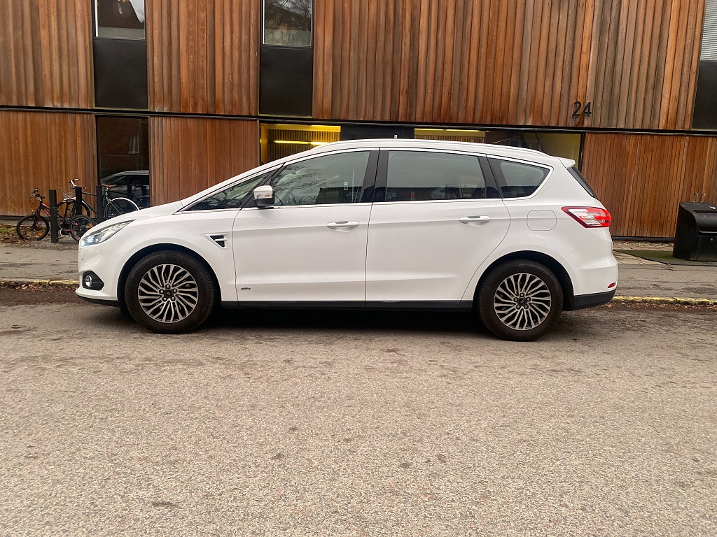 Ford S-Max 2.0 EcoBlue AWD Titanium Dragkrok Värmare 7-sits 24 mån garanti