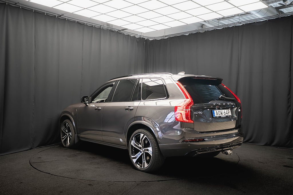 Volvo XC90 Recharge T8 AWD ULTIMATE DARK B&W LUFT 22'' MOMS MAX