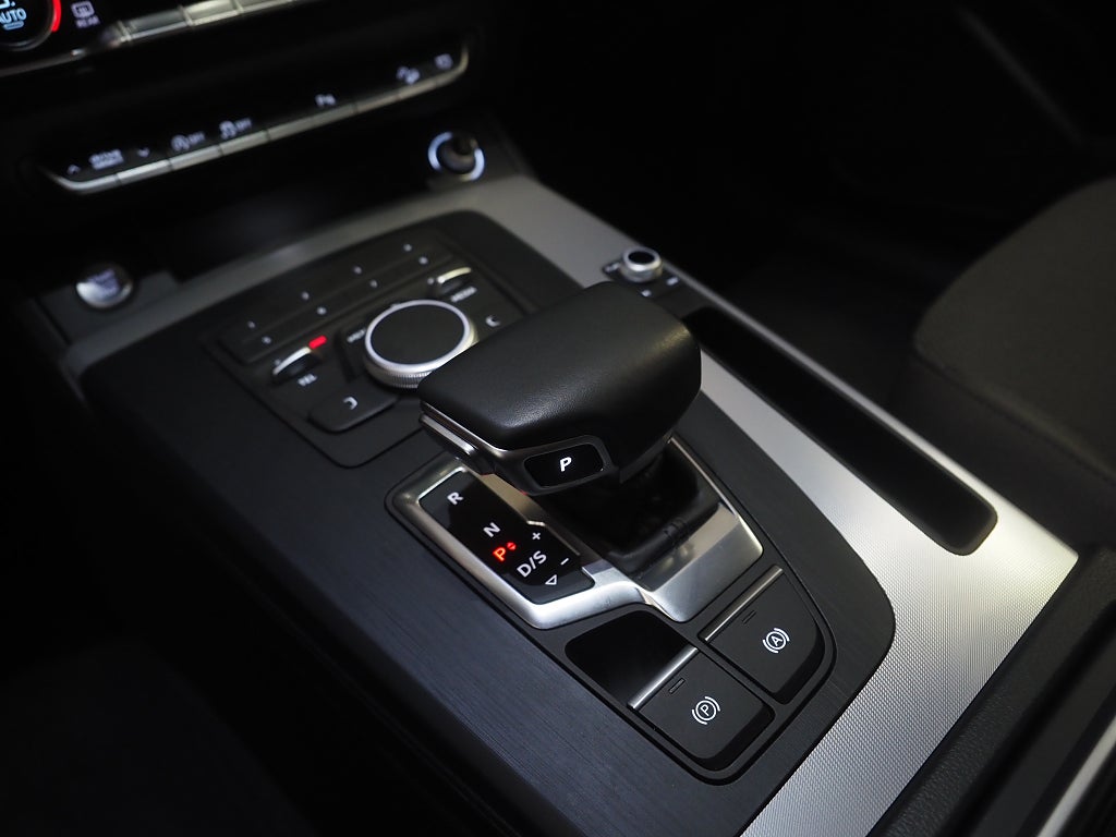 Audi Q5 2.0 TFSI 252hk Quattro S Tronic Pano Kamera Drag P-Värm 2018