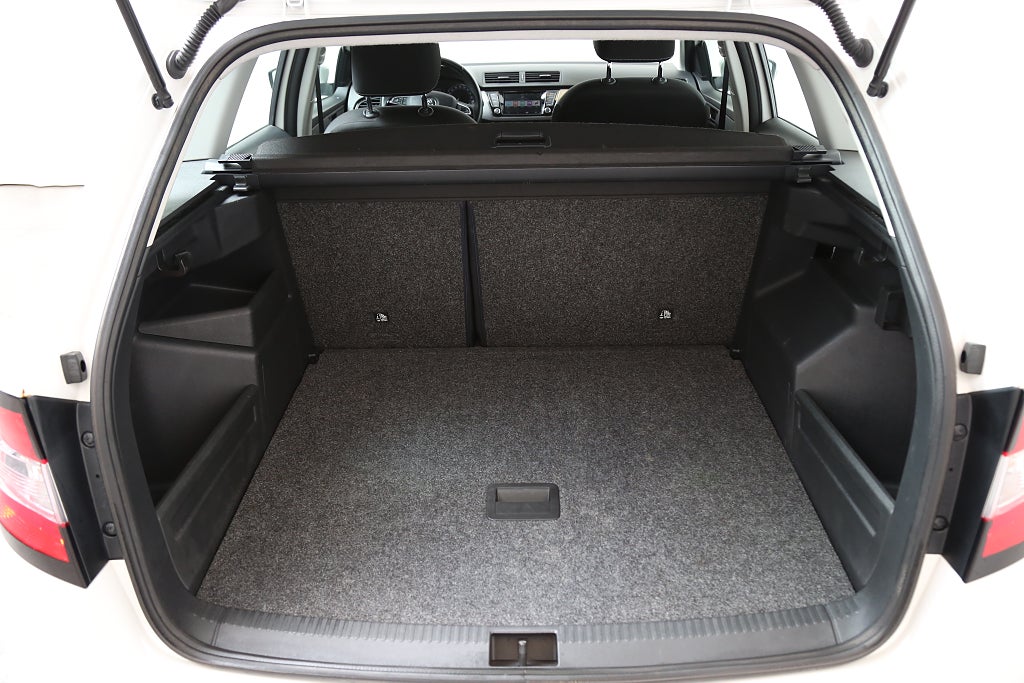 Skoda Fabia 1,2 TSI 90hk Style Kombi Motorvärmaren 2017