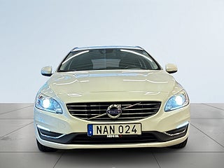 Volvo V60 D5 AWD Momentum Kamrem bytt/Rattvärme/S&V-hjul/P-Sens