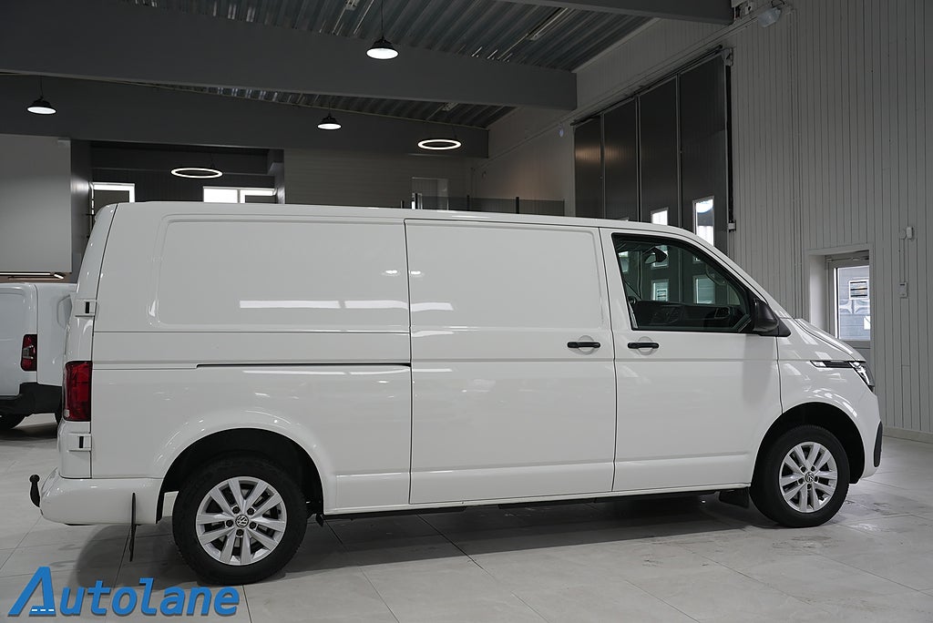 Volkswagen Transporter T30 2.0 TDI BMT Inredning,Drag,Värmare,GPS, 3-sits