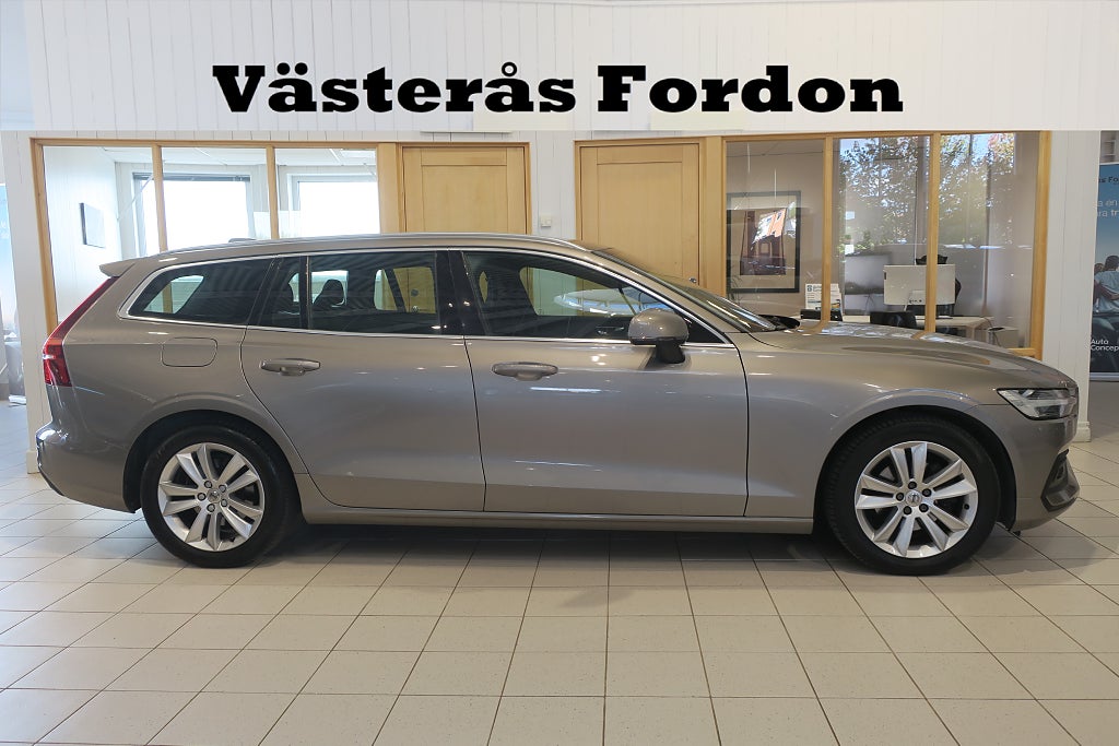 Volvo V60 D3 Momentum H&K Drag Värmare Kamera Keyless Navi