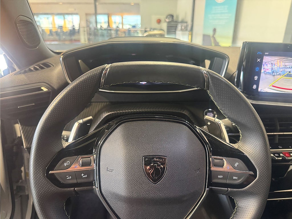 Bild på Peugeot 2008 GT 1.2 PT 130hk Aut - B-KAMERA, CARPLAY