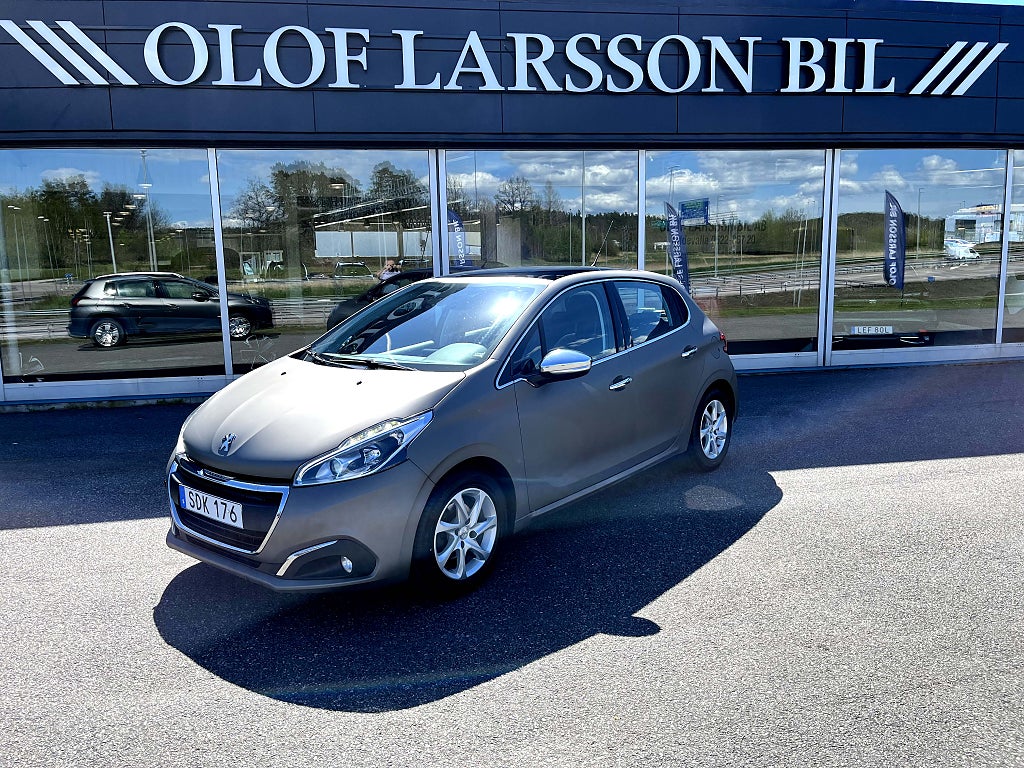 Peugeot 208 1,2 PT 82Hk STYLE Panoramaglastak/Speciallack