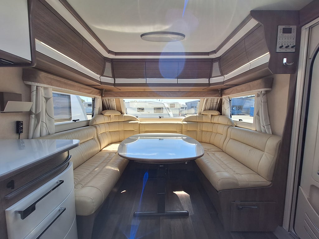 Kabe Royal 600 DXL KS Dubbelbädd, Dusch, Tält, AC