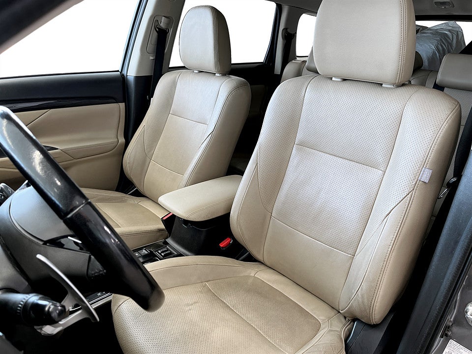 Bild på Mitsubishi Outlander Business 2.2 Di-D 150hk Aut 4WD B-KAMERA ELSTOL