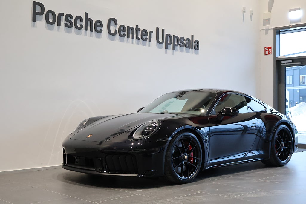 Porsche 911 Carrera 4 GTS