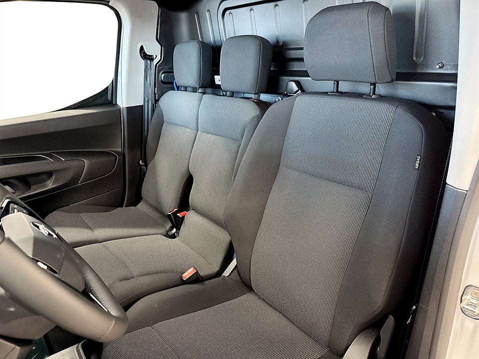 Bild på Opel Combo + 100hk L2 - OMGÅENDE LEVERANS!