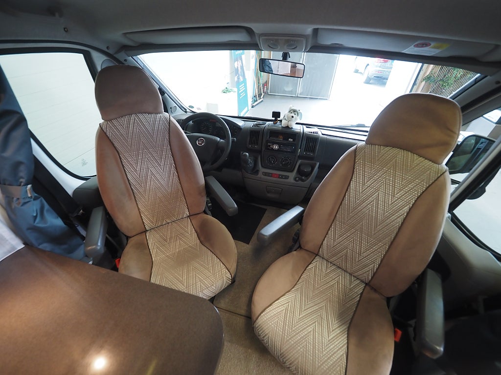 Adria Twin SP 120hk | Markis | Dragkrok | Under 6m | Plåtis 2011