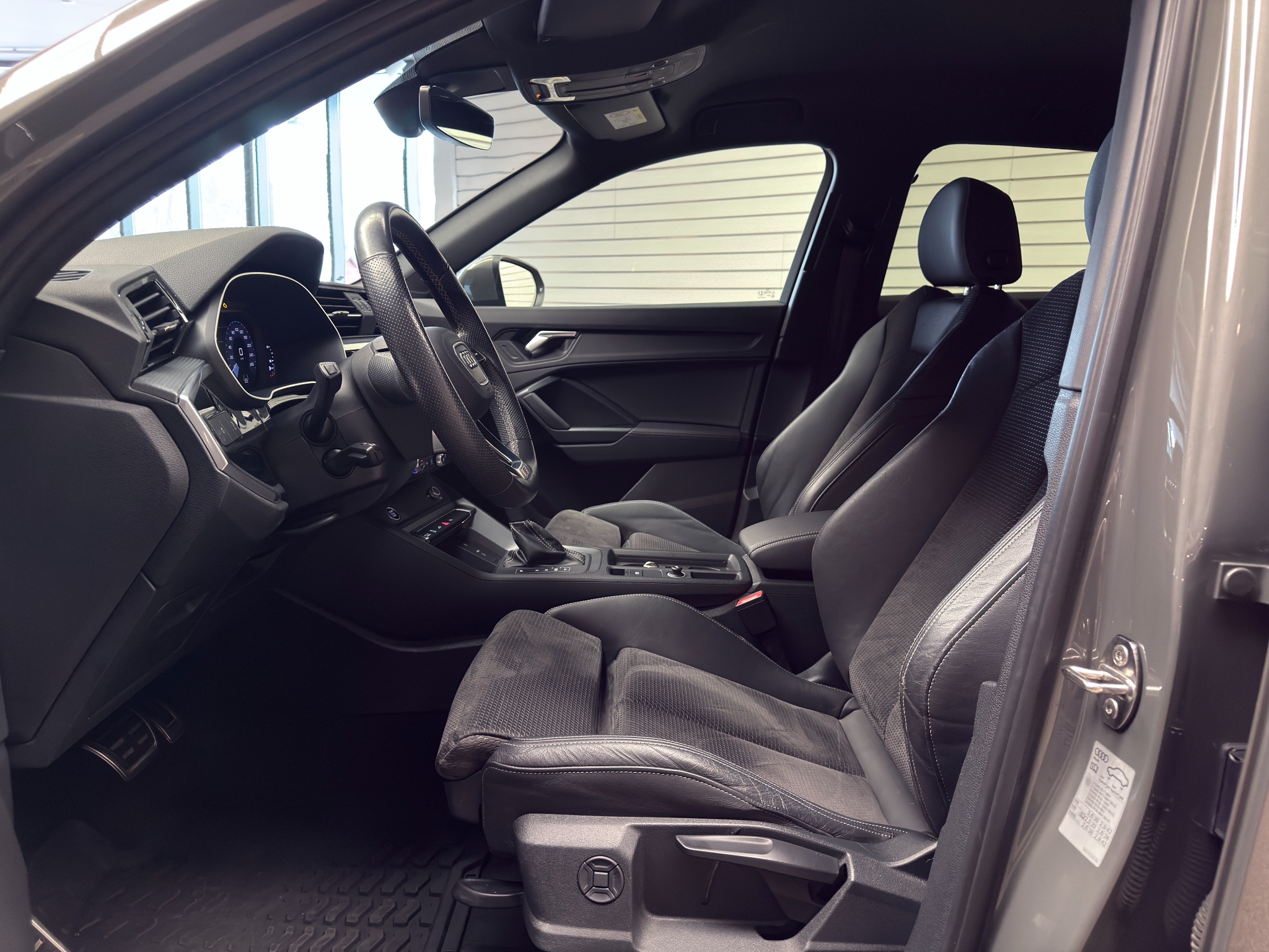 Audi Q3 45 TFSI e 245hk S-line | Dragkrok | Svart Optikpaket 2021 - miniatyr 30