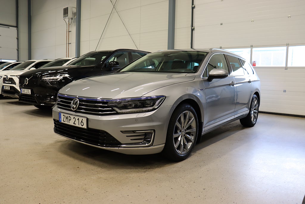 Volkswagen Passat GTE 1.4 TSI Executive B-Kamera Cockpit Drag 218hk