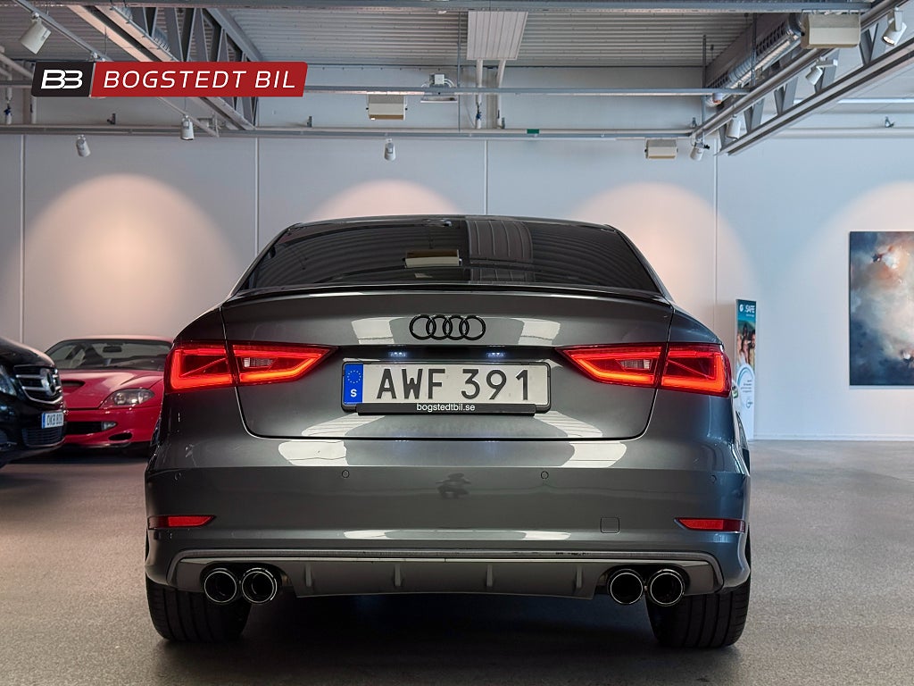 Audi A3 Sedan 2.0 TDI quattro S-Line | Panorama | Nyservad!