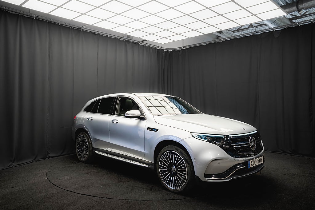 Mercedes-Benz EQC 400 4M AMG PREMIUM PANO BUR 21'' DRAG DISTRONIC+ MOMS