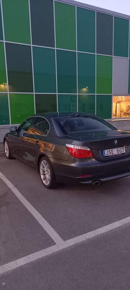 BMW 520 d Sedan 177hk 2009, bild 2/33