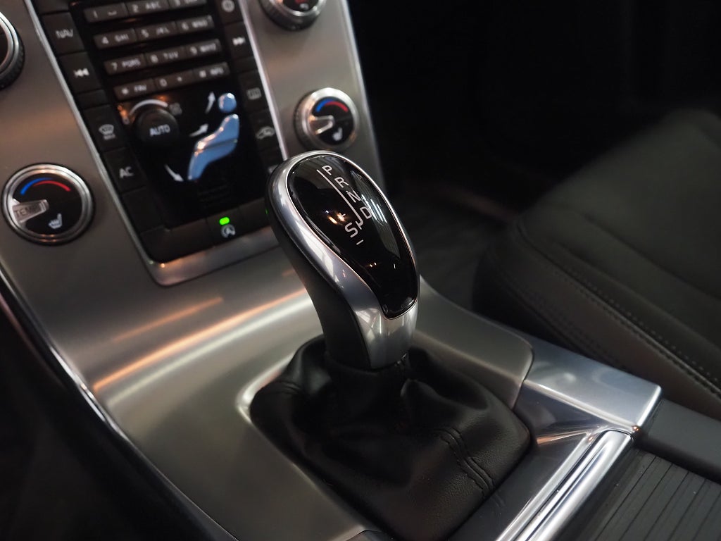 Volvo V60 D4 190hk Geartronic Momentum Business P-Sensorer D-Värm 2016