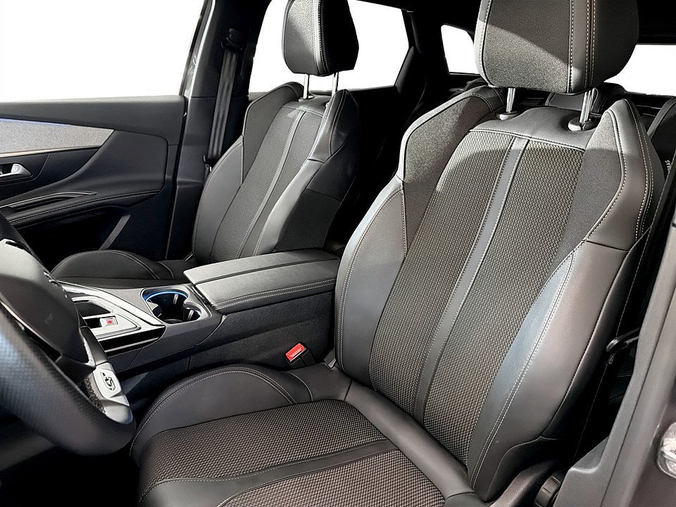 Bild på Peugeot 3008 GT 1.2 PT 130hk Aut - B-KAMERA, CARPLAY