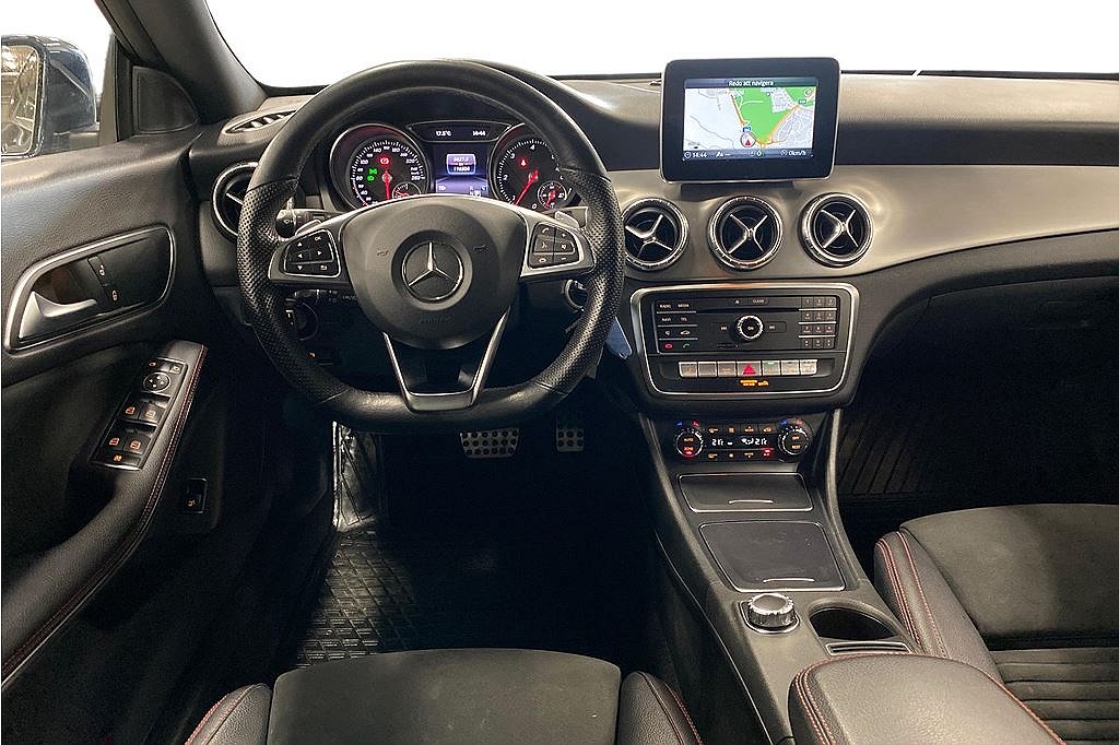 Mercedes-Benz CLA 220 D AMG, Dragkrok, Shooting Brake