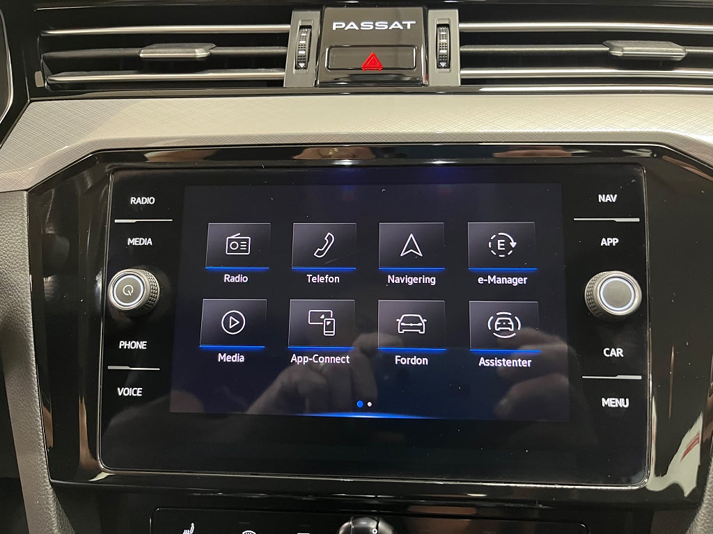 Volkswagen Passat 2023 - miniatyr 18