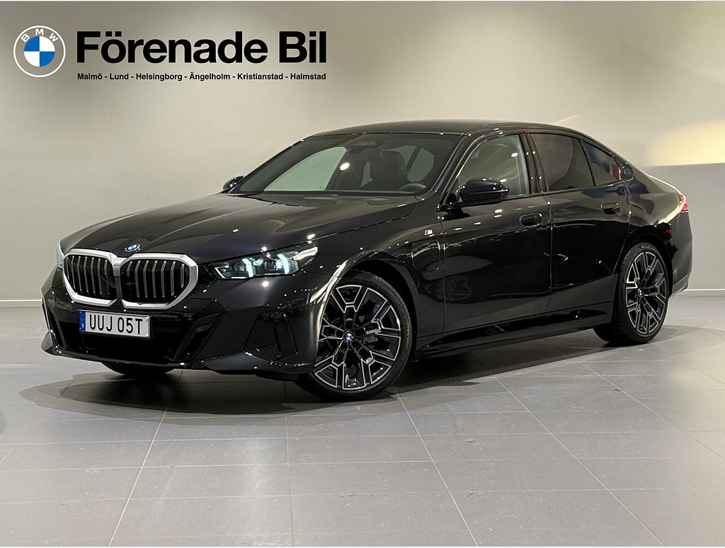 BMW 530e xDrive M Sport Innovation B&W Travelpkt HUD Drag 20"