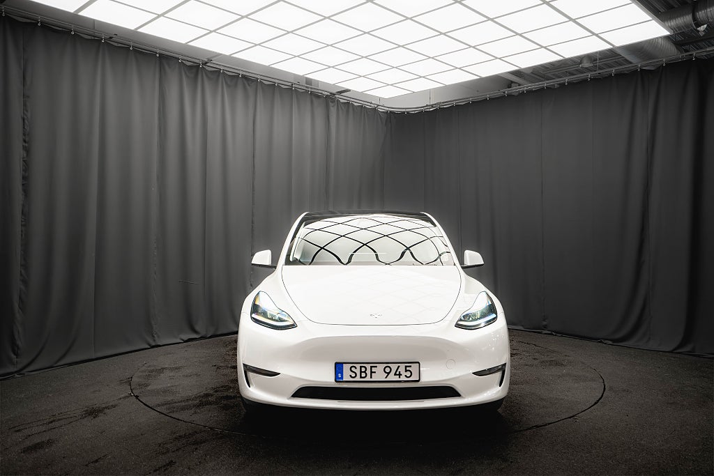 Tesla Model Y Long Range AWD DRAG PANO LÄDER KAMERA 1-ÄGARE MOMS