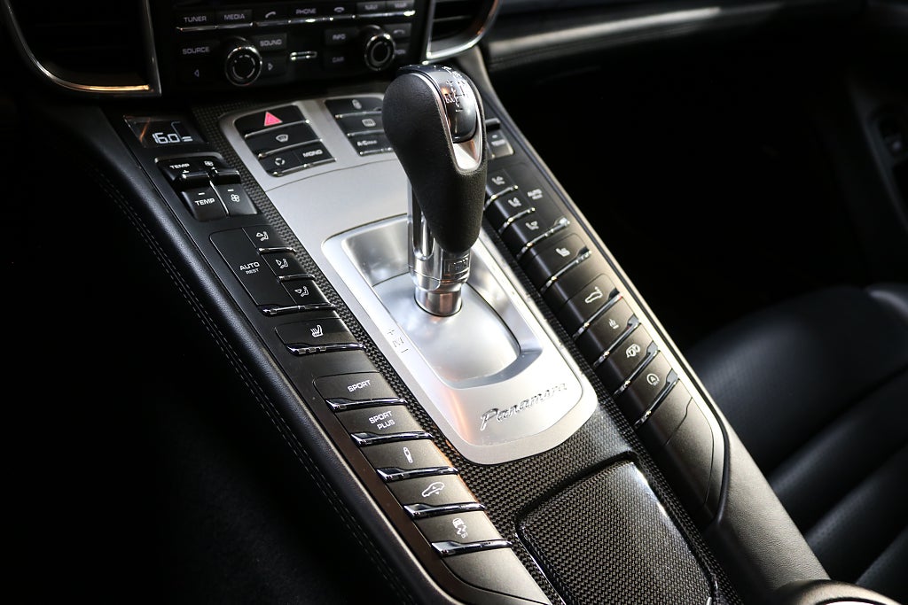 Porsche Panamera 2012 - miniatyr 12