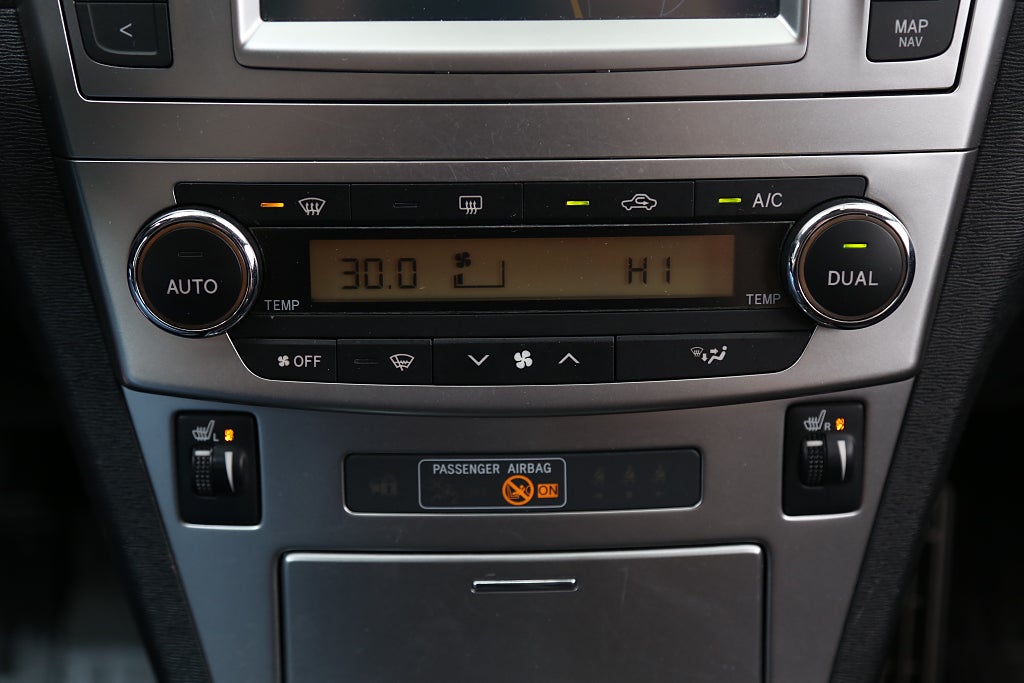 Toyota Avensis 1,8 147hk Edition 50 Kombi Navi Motorv Dragkrok 2015