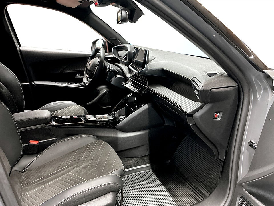 Bild på Peugeot 2008 GT 1.2 PT 130hk Aut B-KAMERA CARPLAY