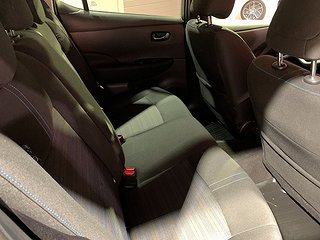 Halvkombi Nissan Leaf 12 av 16