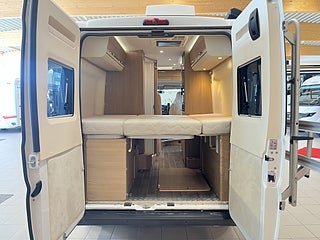 Husbil-halvintegrerad Adria TWIN 600 SP AXESS 7 av 25
