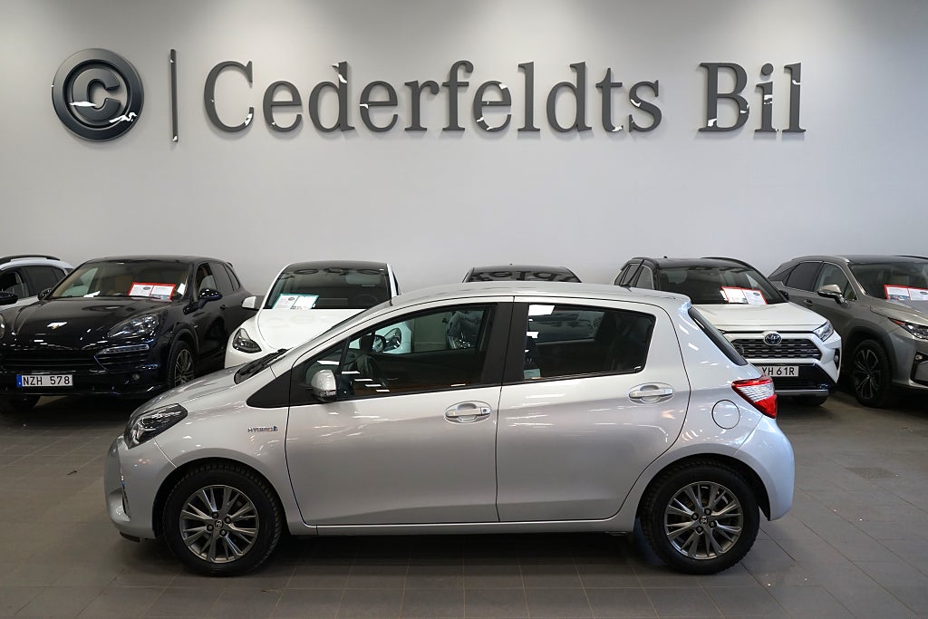 Toyota Yaris Hybrid e-CVT Active Backkamera CarPlay Värmare SoV