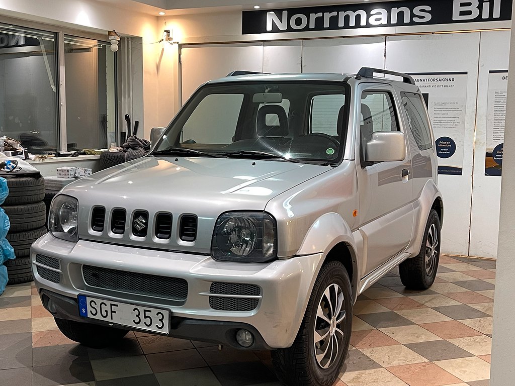 Suzuki Jimny 1.3 VVT 4WD JLX Nybesiktad/Drag/2 Ägare/8800mil