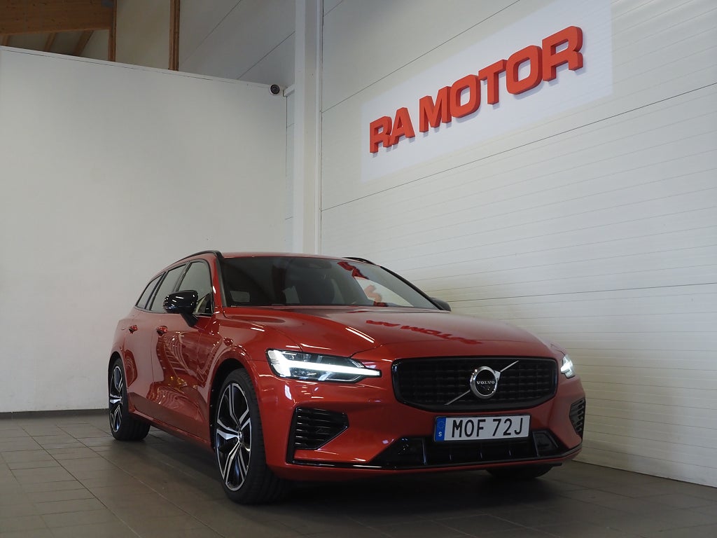 Volvo V60 Recharge T8 AWD Geartronic R-Design H/K 360° Drag Navi 2021