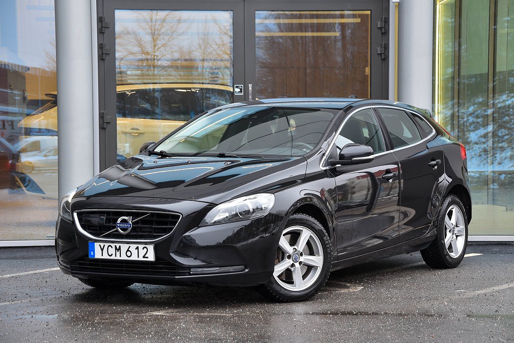 Volvo V40 D3 Automat Momentum VoC BLIS Värmare Kamrem-Bytt