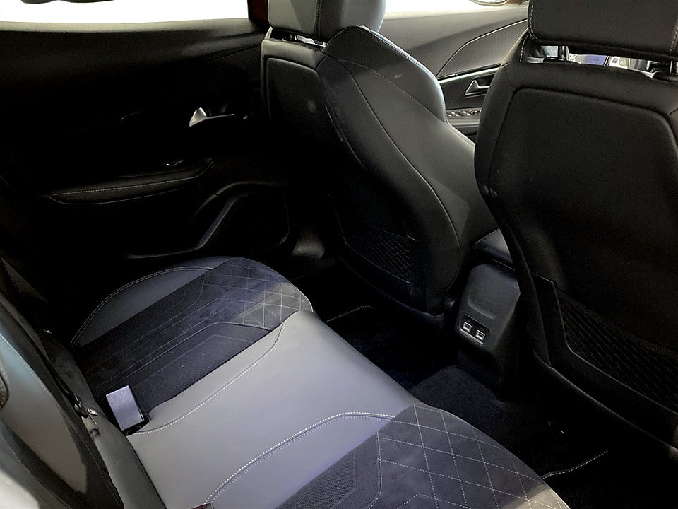 Bild på Peugeot 2008 GT 1.2 PT 155hk Aut B-KAMERA CARPLAY