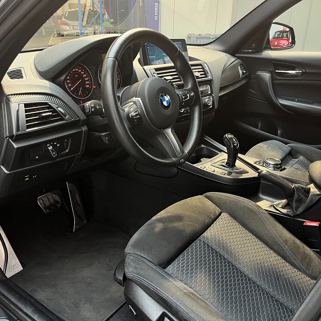 BMW M135i xDrive 5-dörrars H&K Navi Backkamera Värmare 326hk