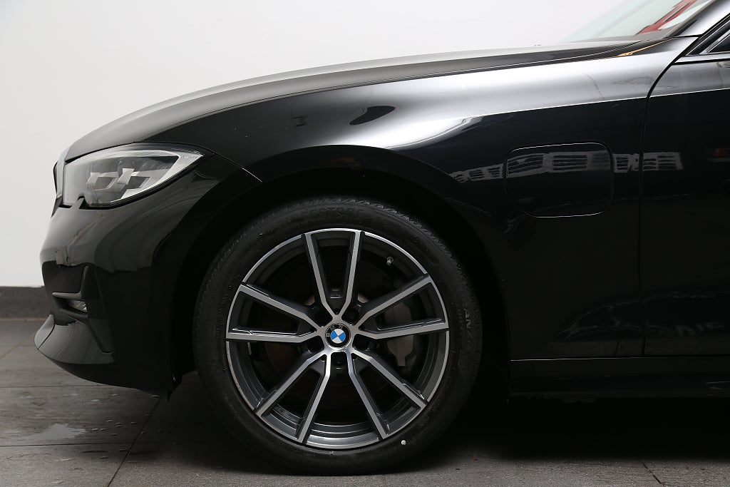 BMW 330e Plug-in Touring 292hk Sport Line Aut Drag